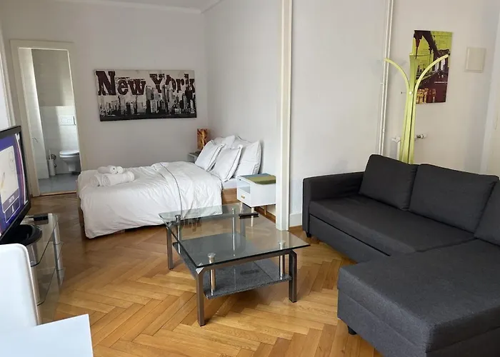 Little Studio-city Centre & Train Station Appartement